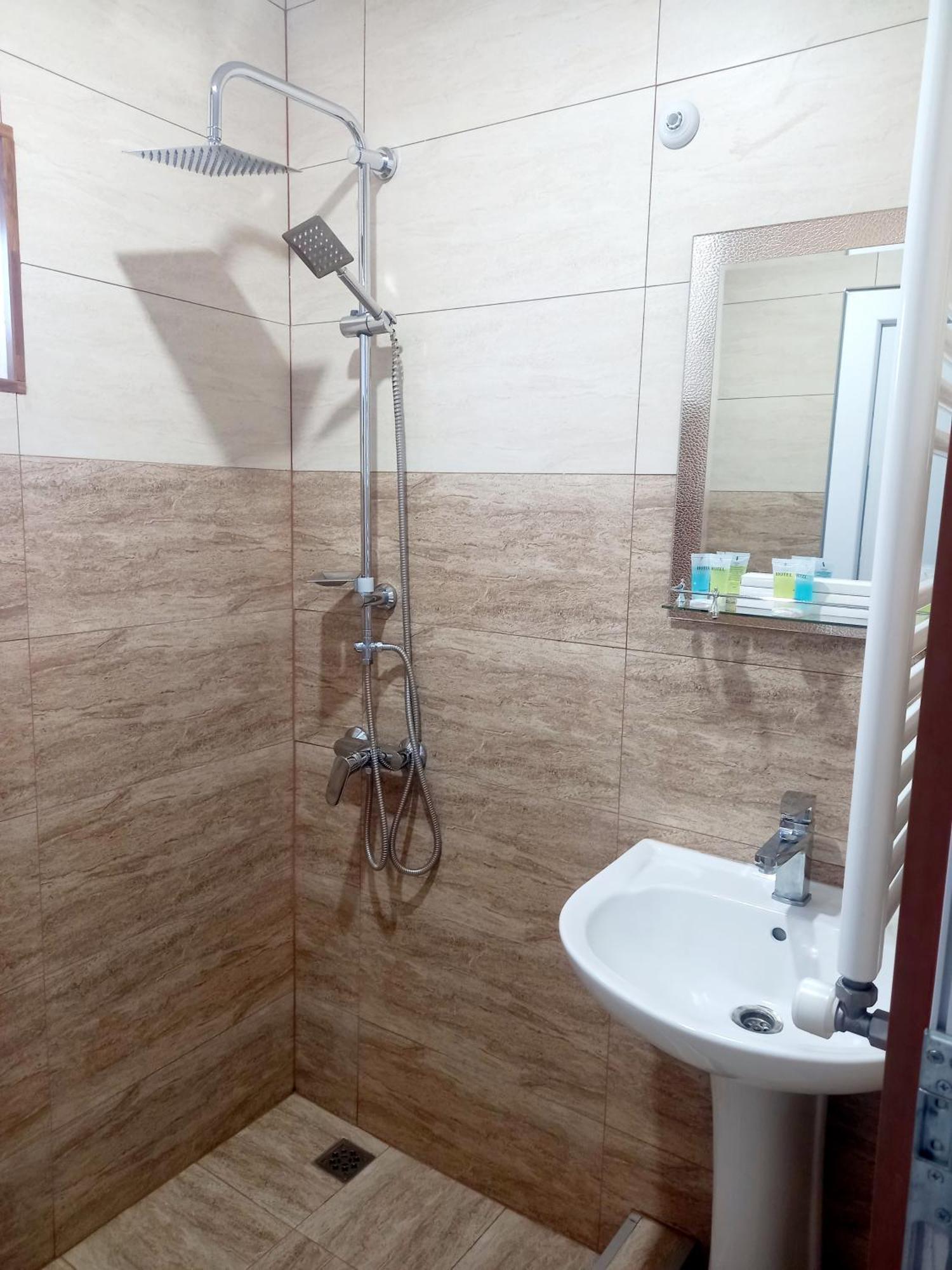 Гостевой дом Stop House Местия Экстерьер фото