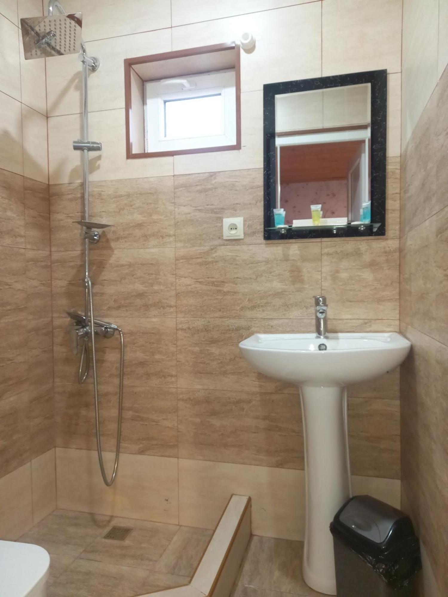 Гостевой дом Stop House Местия Экстерьер фото