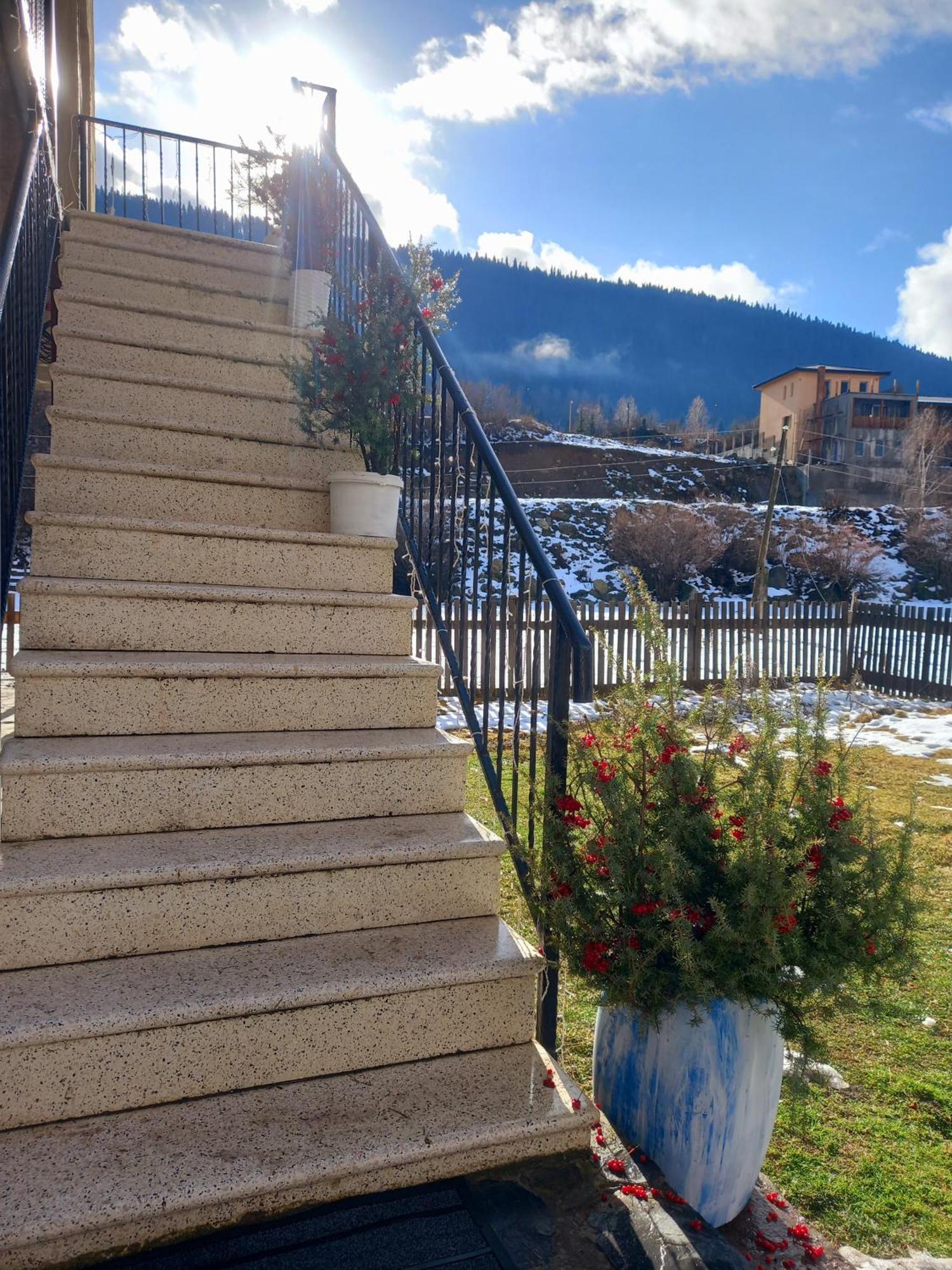 Гостевой дом Stop House Местия Экстерьер фото